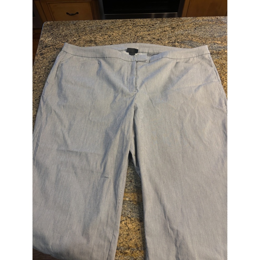 NWT Lane Bryant Striped Ankle Pants Women Size 28 Gray Button Detail Career